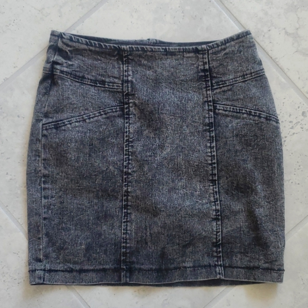 Size XS denim skirt